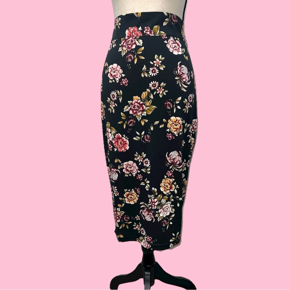 Unique Vintage Black Floral Fall Pencil Skirt NWT